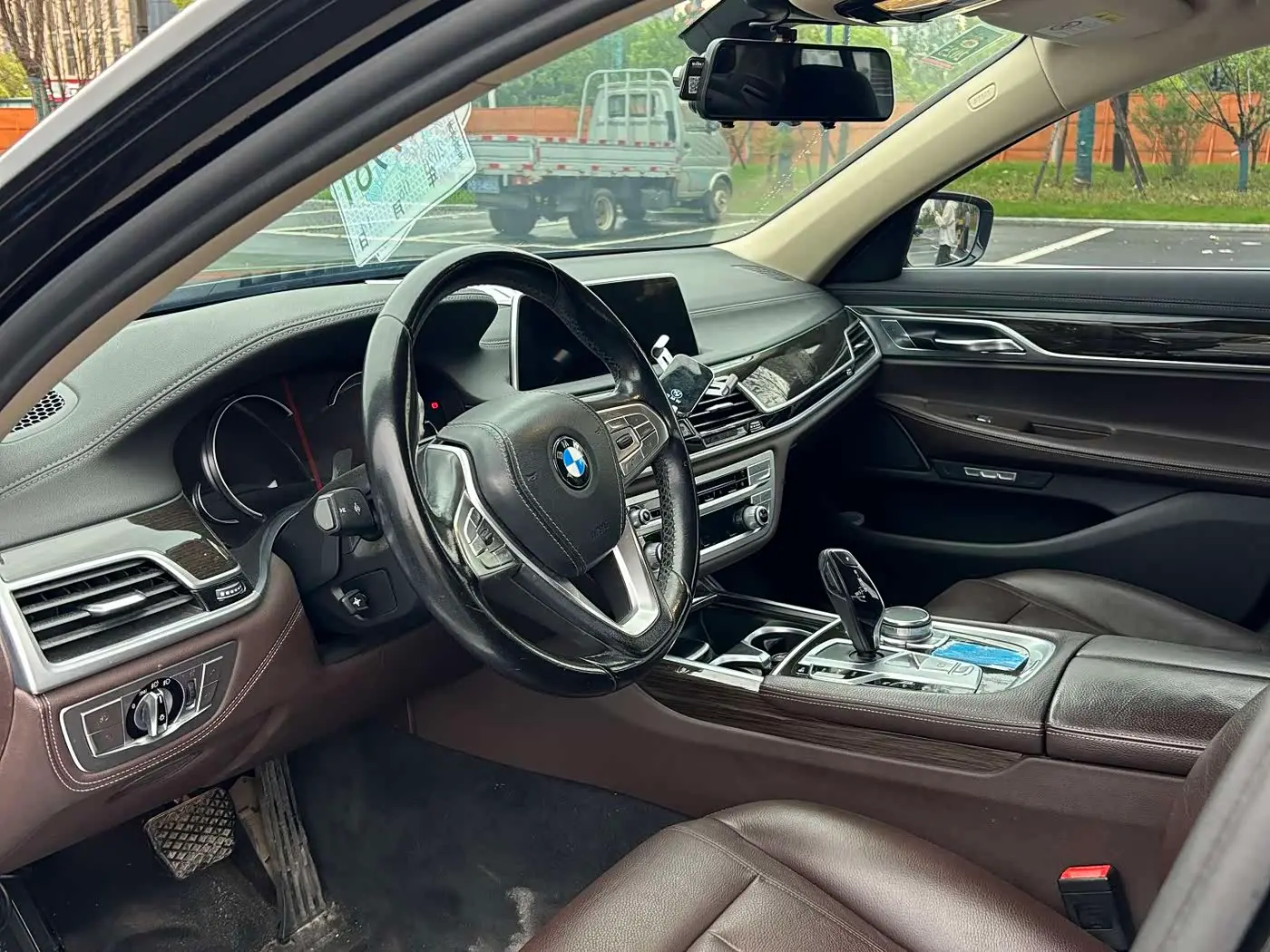 BMW 7 Series 2017 — Photo 7/20