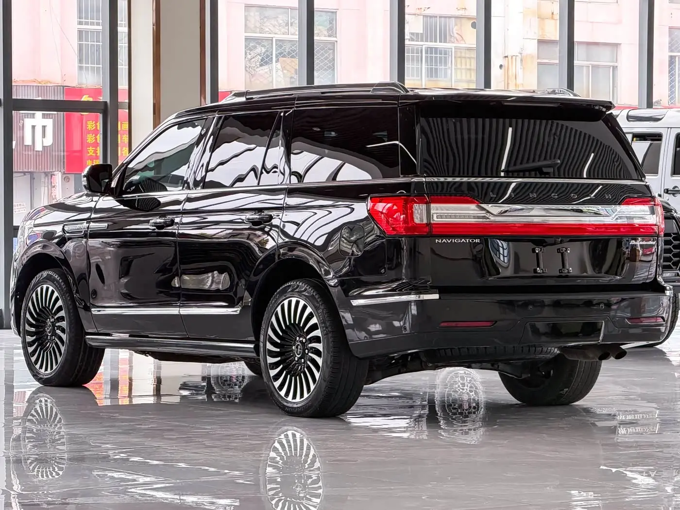 Lincoln Navigator 2022 — Photo 4/20