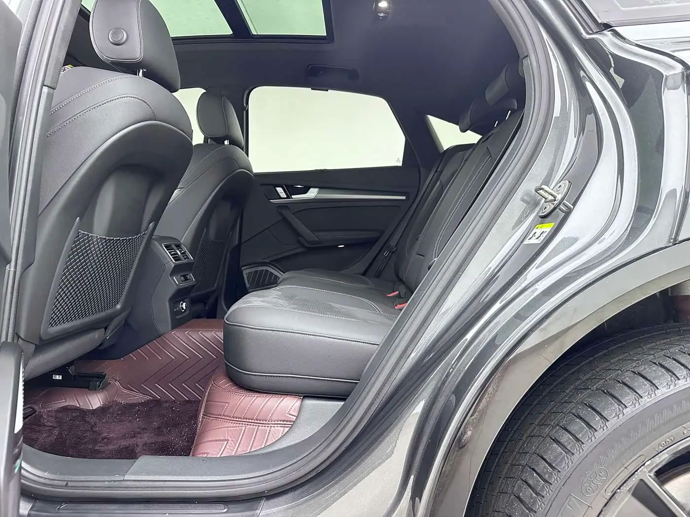 Audi Q5L Sportback 2024 — Фото 10/17