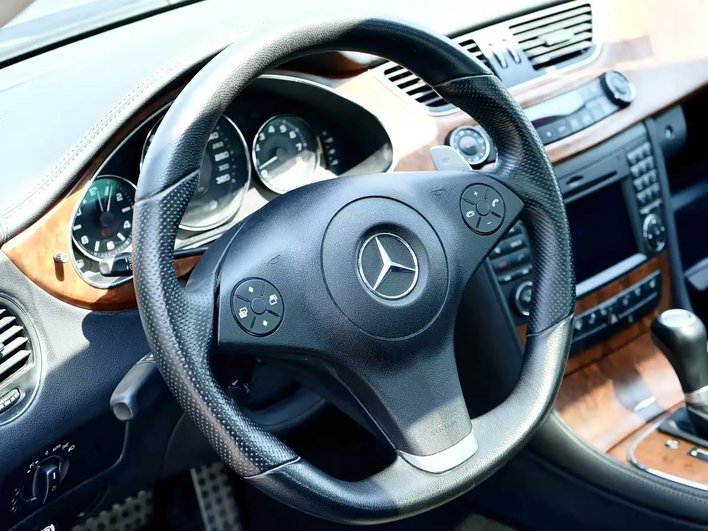 Mercedes-Benz CLS AMG 2009 — Photo 10/16