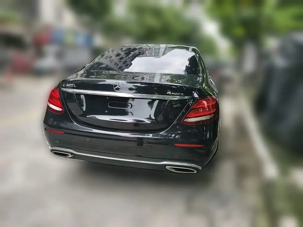 Mercedes-Benz E-Class 2017 — Photo 5/20