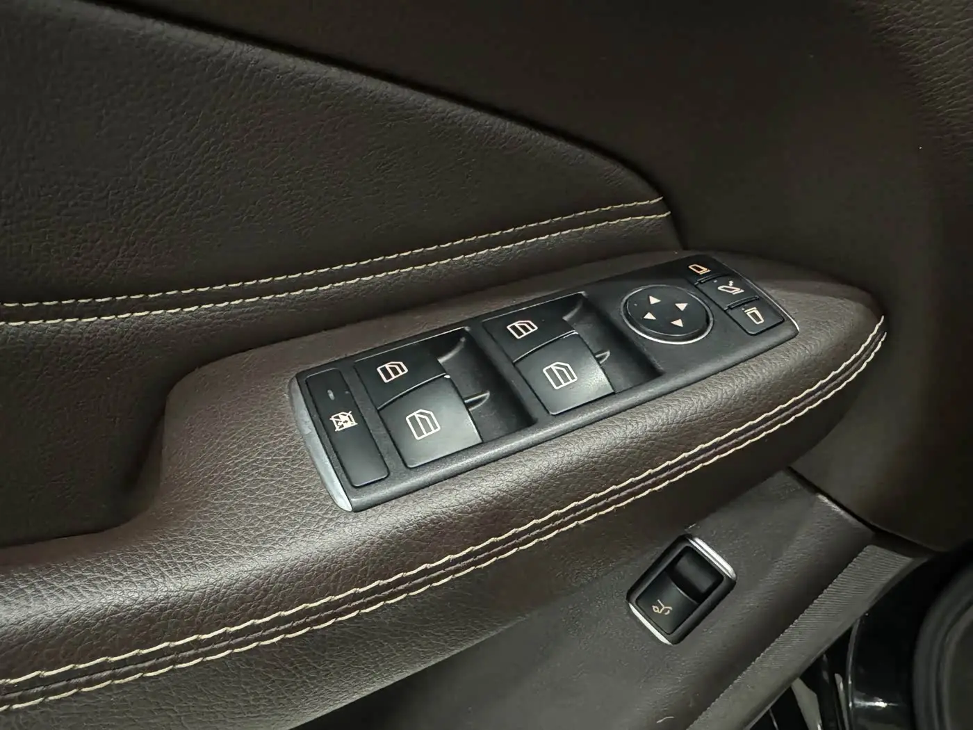 Mercedes-Benz GLE 2017 — Şəkil 11/15
