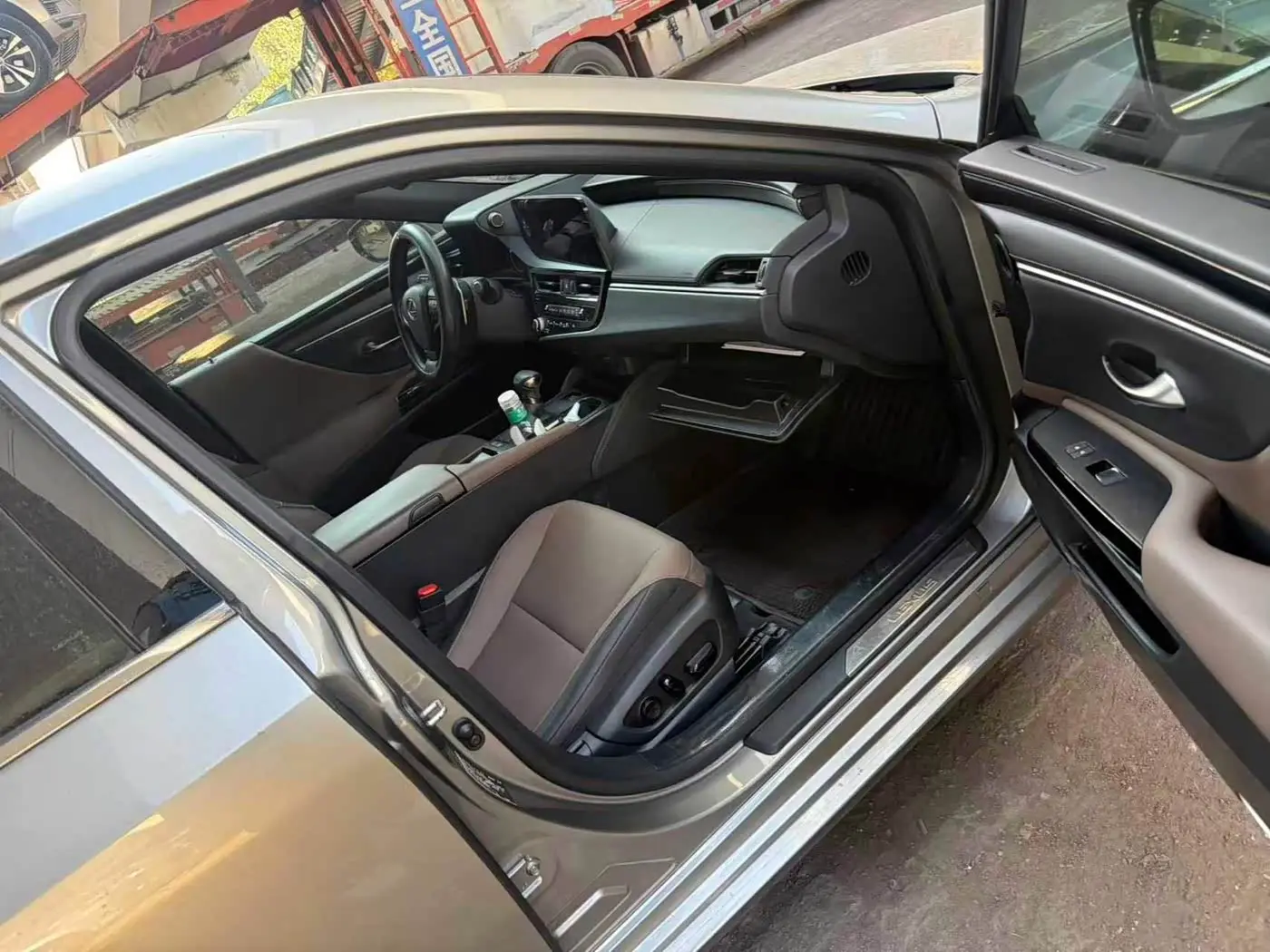 Lexus ES 2023 — Şəkil 4/7