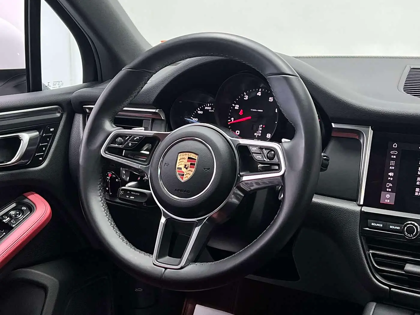 Porsche Macan 2020 — Photo 20/20