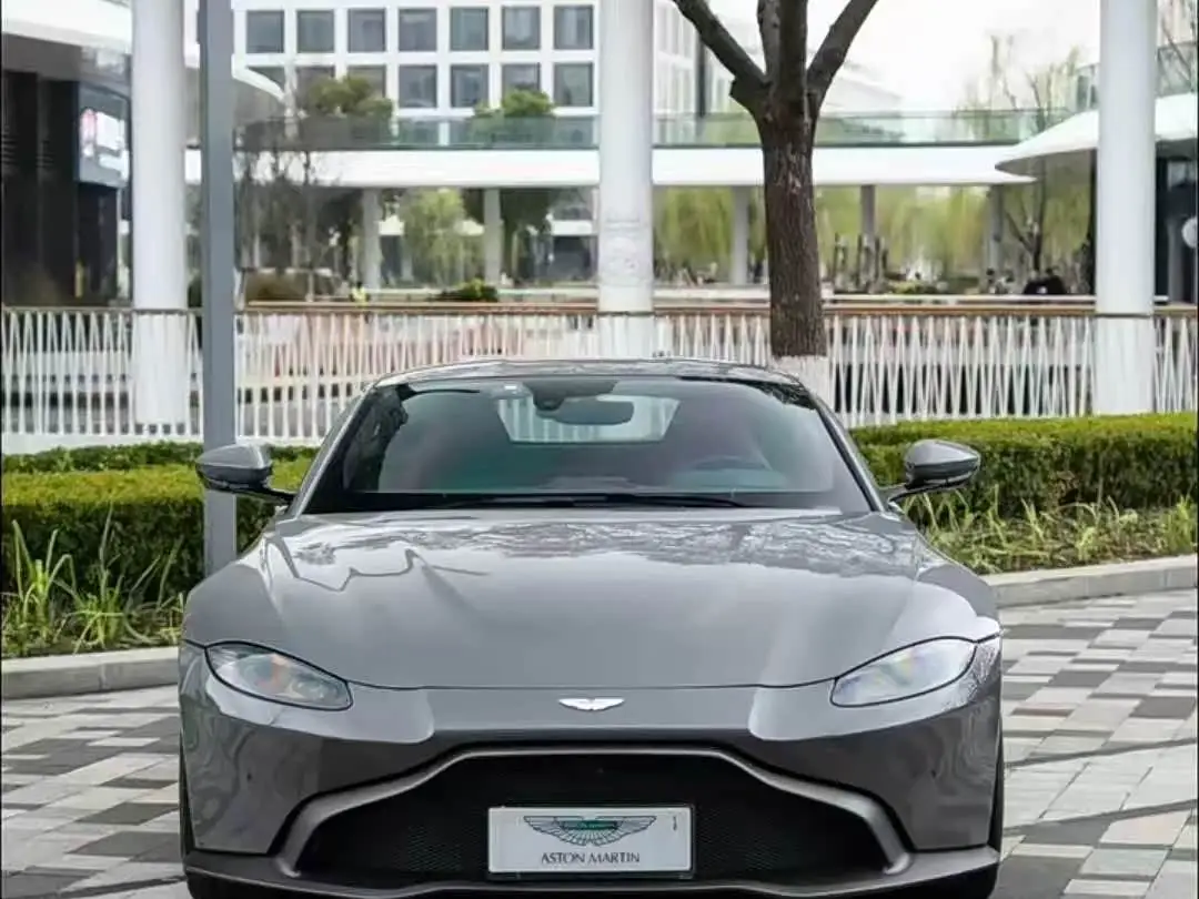Aston Martin V8 Vantage, 2021