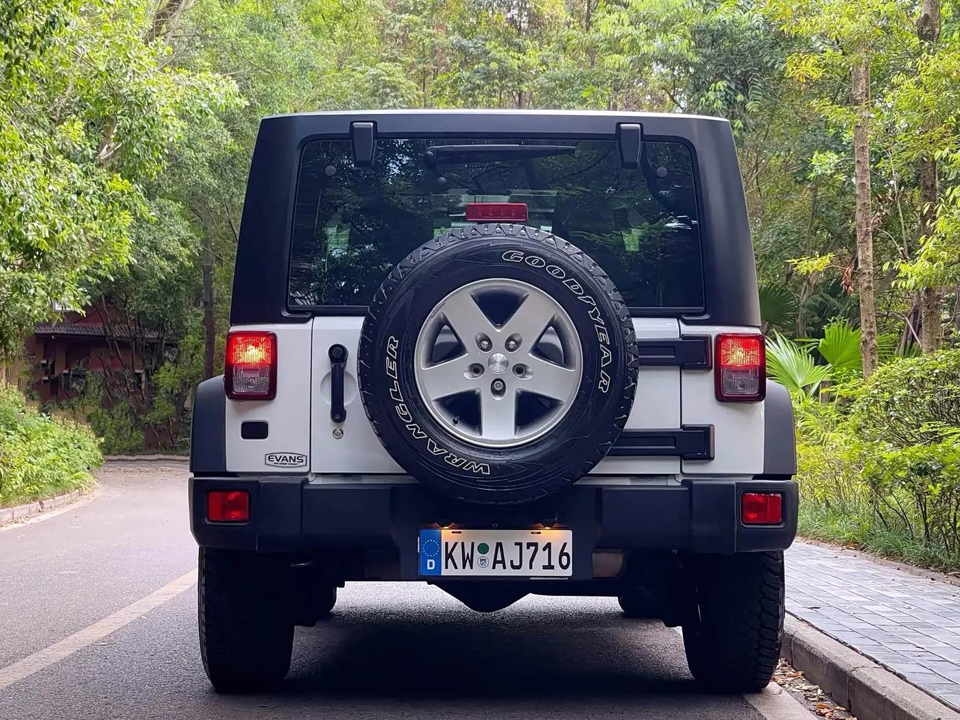 Jeep Wrangler 2011 — Şəkil 3/20