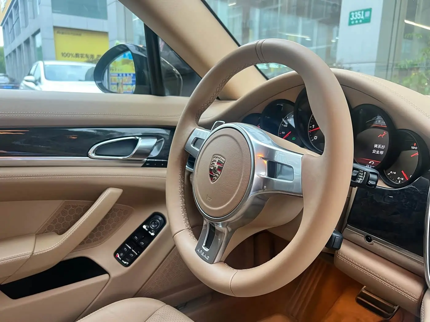 Porsche Panamera 2010 — Photo 8/13