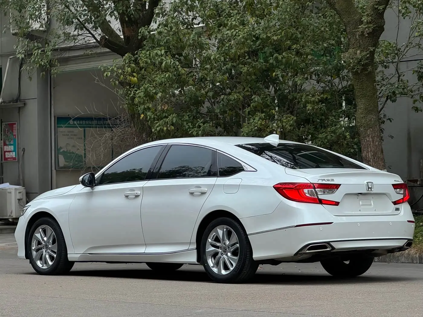 Honda Accord 2021 — Фото 3/15
