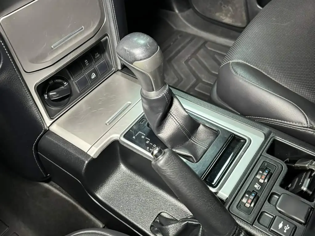 Toyota Prado 2020 — Photo 9/20