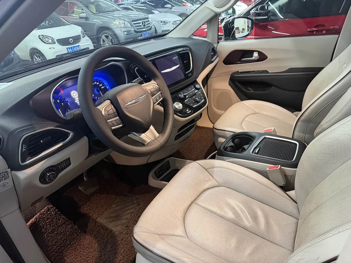 Chrysler Grand Voyager 2018 — Şəkil 4/17