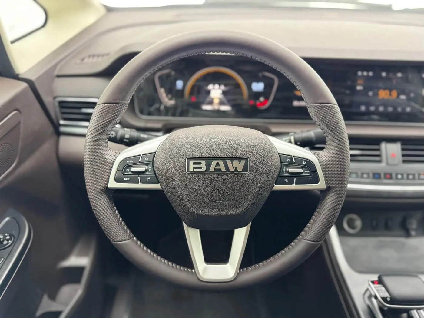 BAW (Beijing Automobile Works) Ruisheng Ace M7 2023 — Photo 11/18