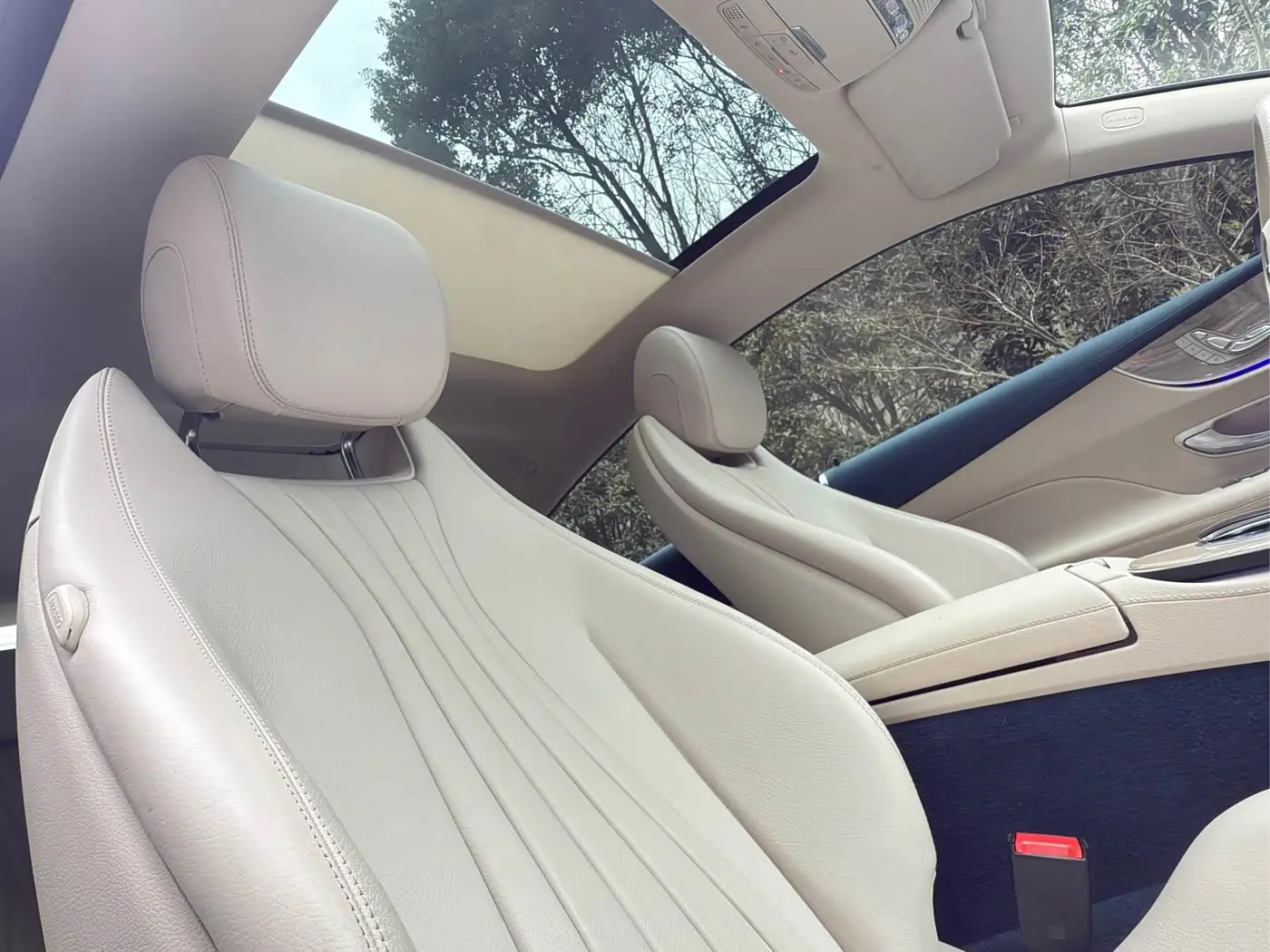 Mercedes-Benz E-Class 2023 — Photo 15/18