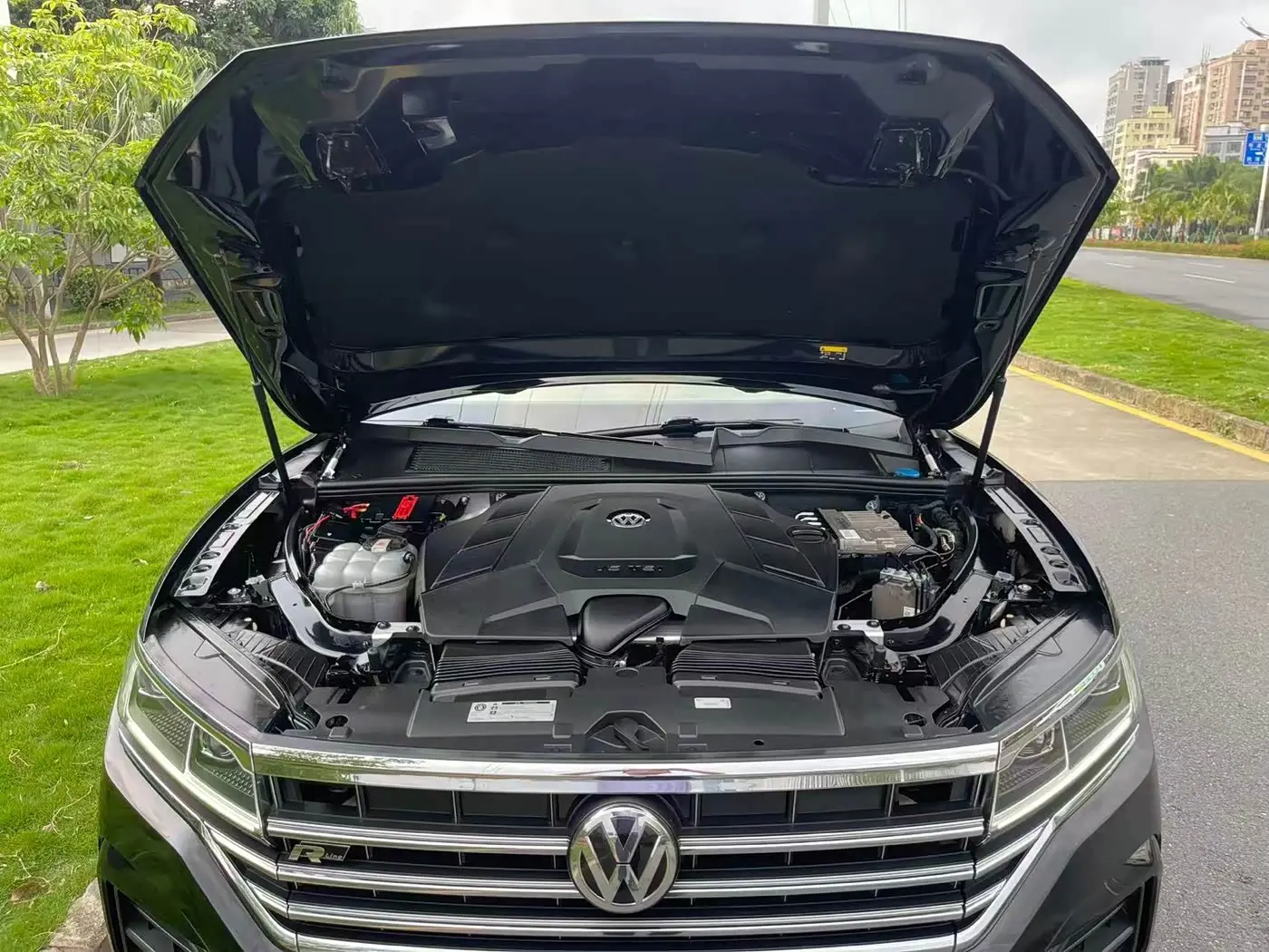 Volkswagen Touareg 2019 — Şəkil 12/16