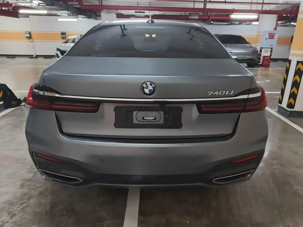 BMW 7 Series 2022 — Photo 6/20