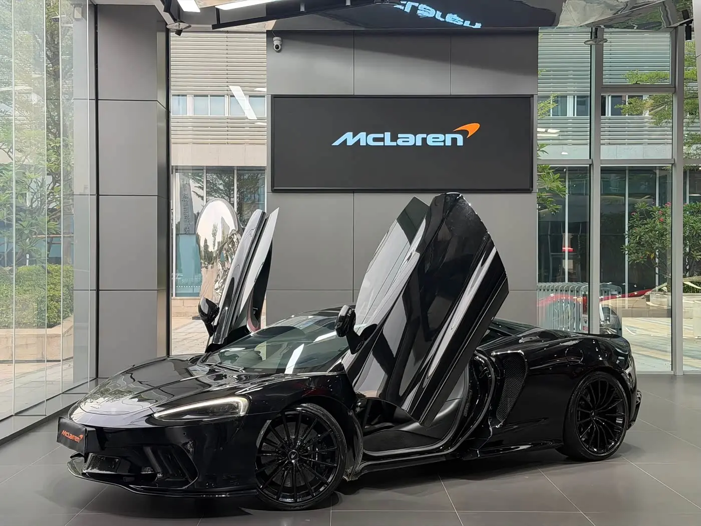 McLaren GT 2022 — Фото 1/10