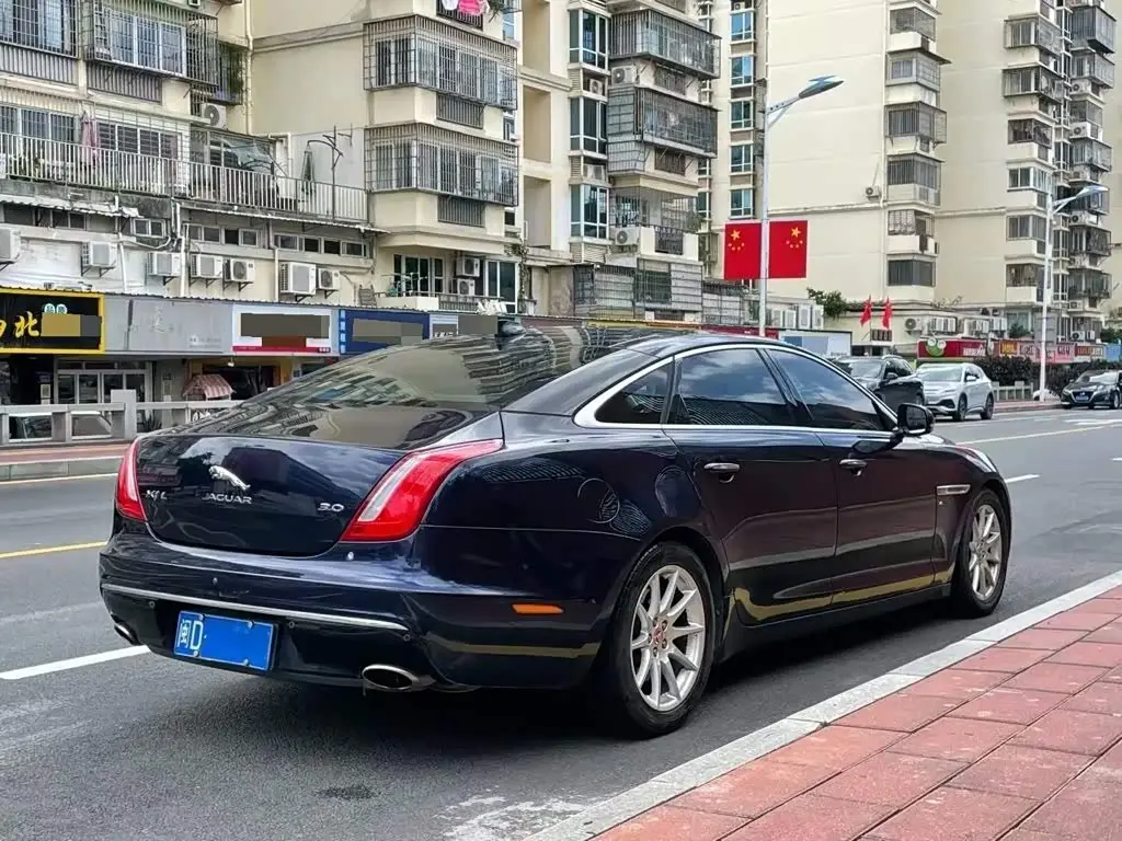 Jaguar XJ 2017 — Şəkil 9/9