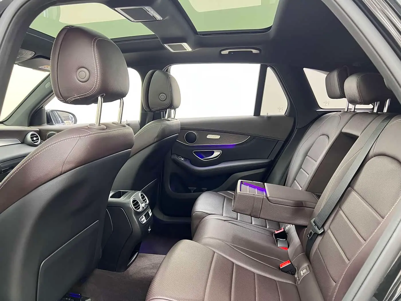 Mercedes-Benz GLC 2020 — Photo 9/20
