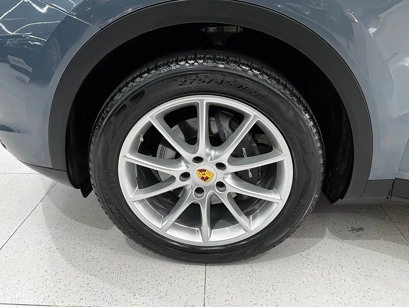 Porsche Cayenne 2018 — Photo 12/16