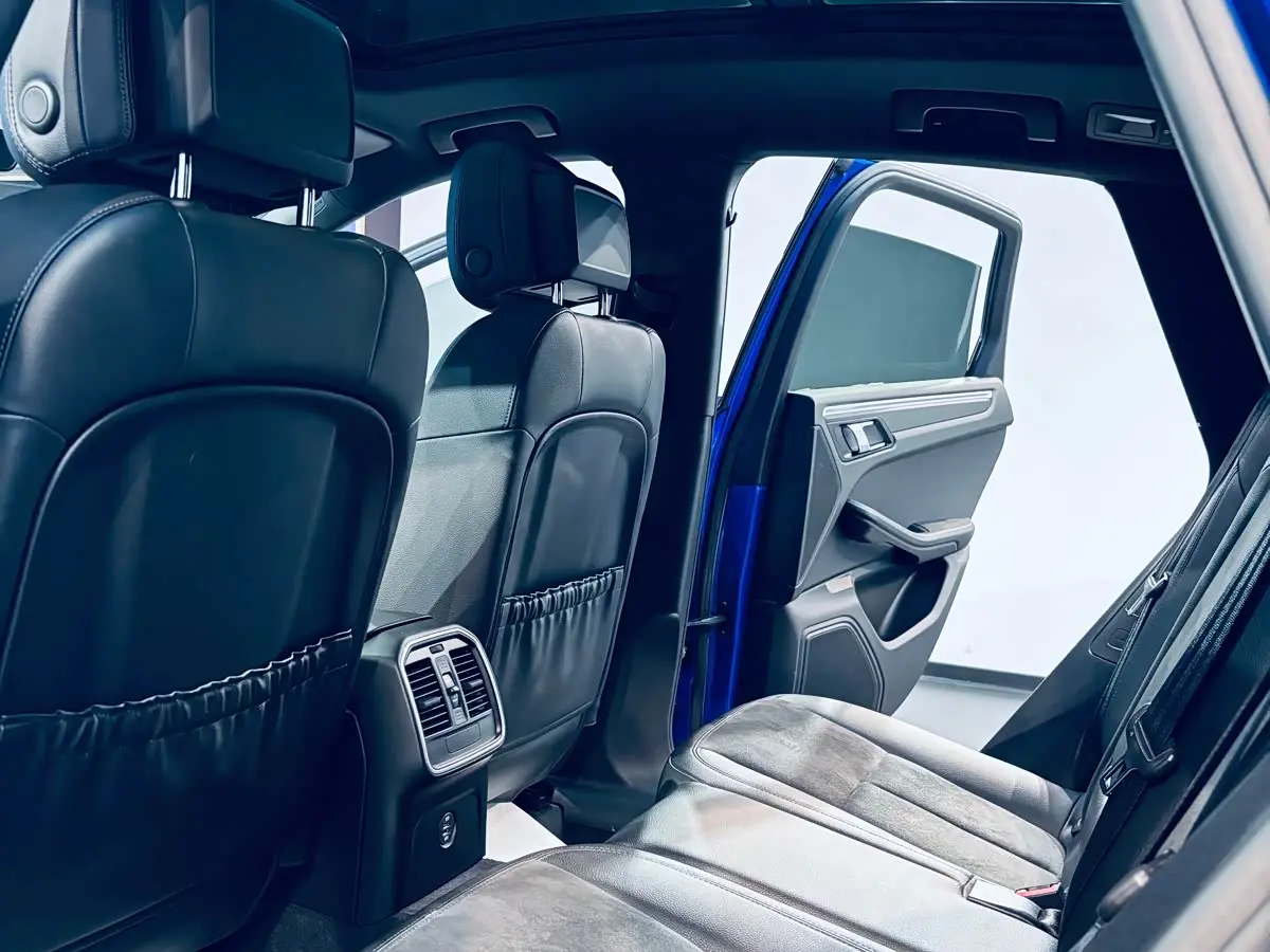 Porsche Macan 2019 — Photo 11/12