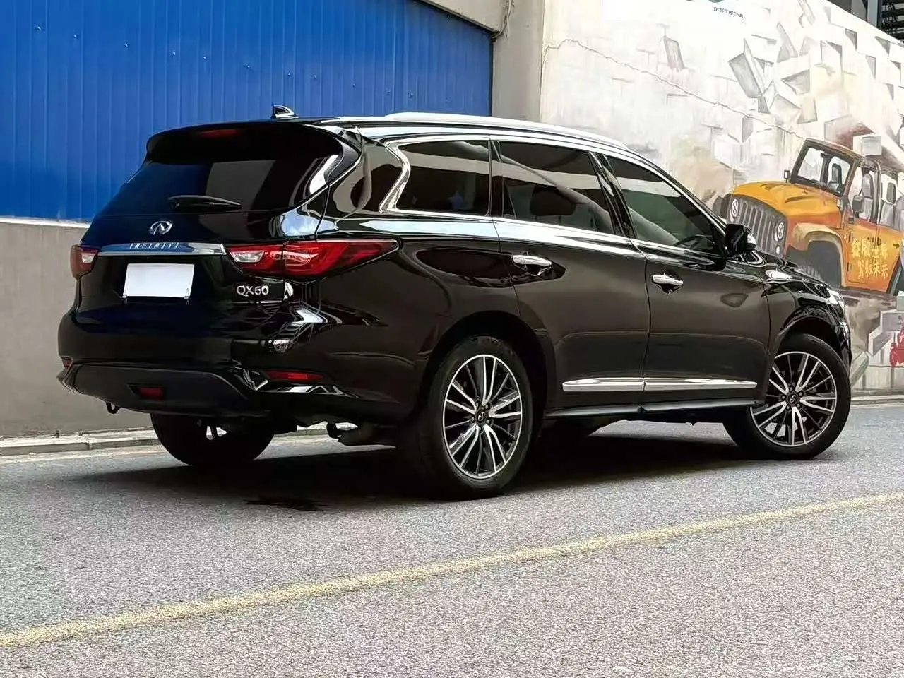 Infiniti QX60 2021 — Photo 2/9