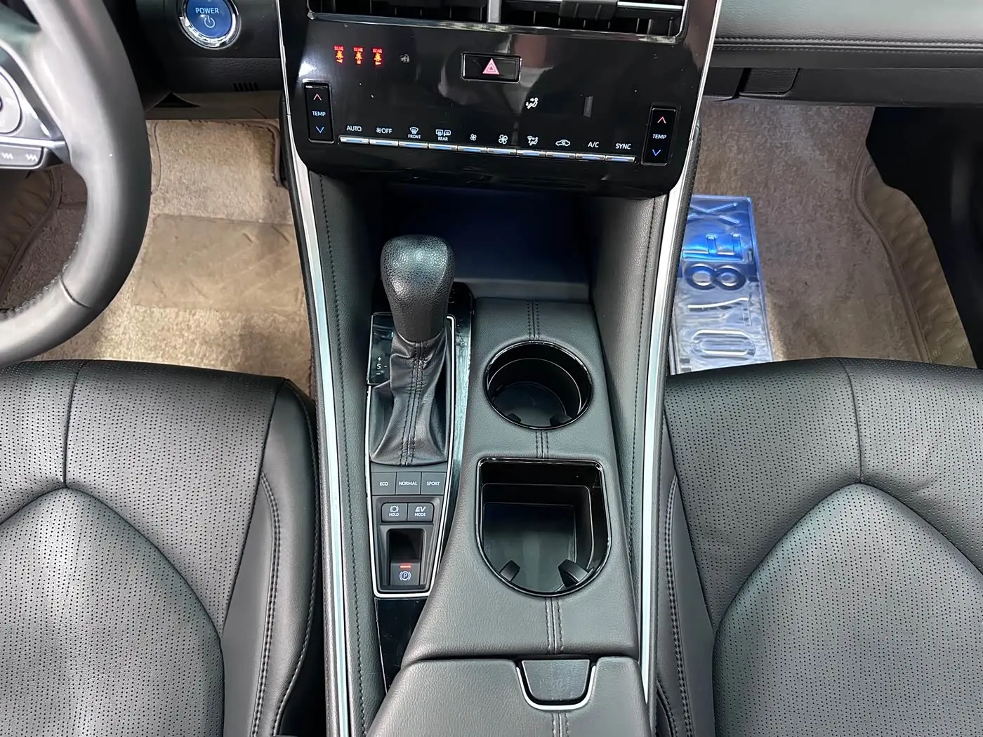 Toyota Avalon 2023 — Photo 15/16
