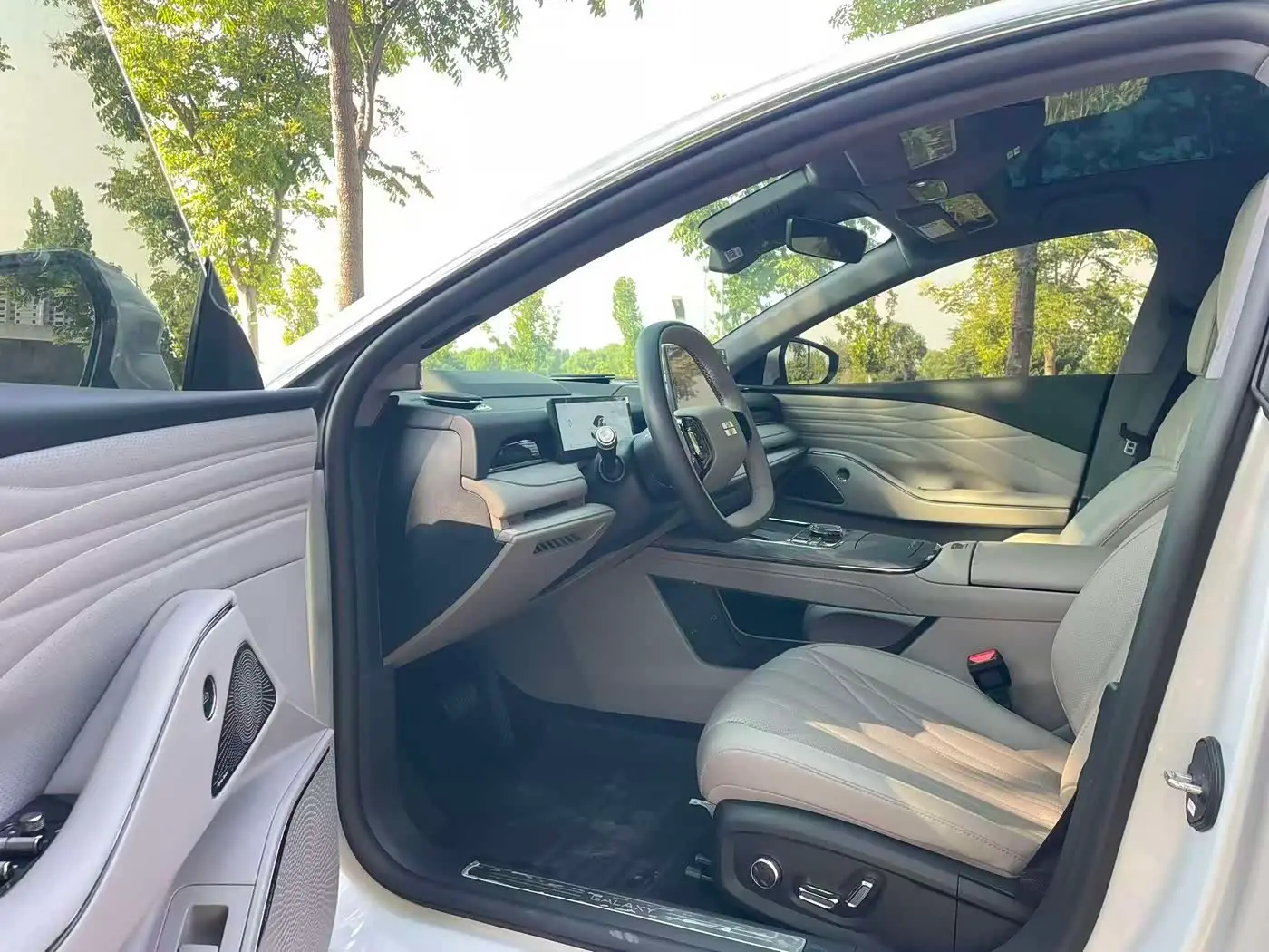 Geely Galaxy Galaxy Xingyao 8 2025 — Фото 4/9