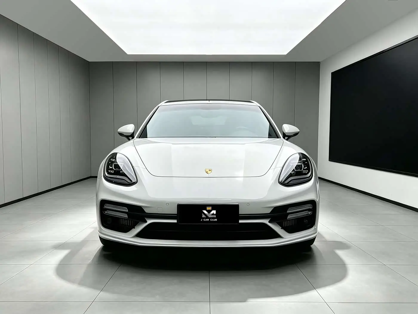 Porsche Panamera 2022 — Photo 2/7