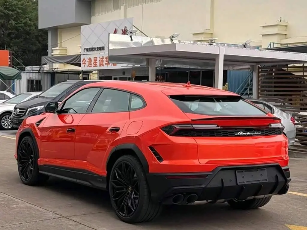 Lamborghini Urus SE 2026 — Фото 3/9