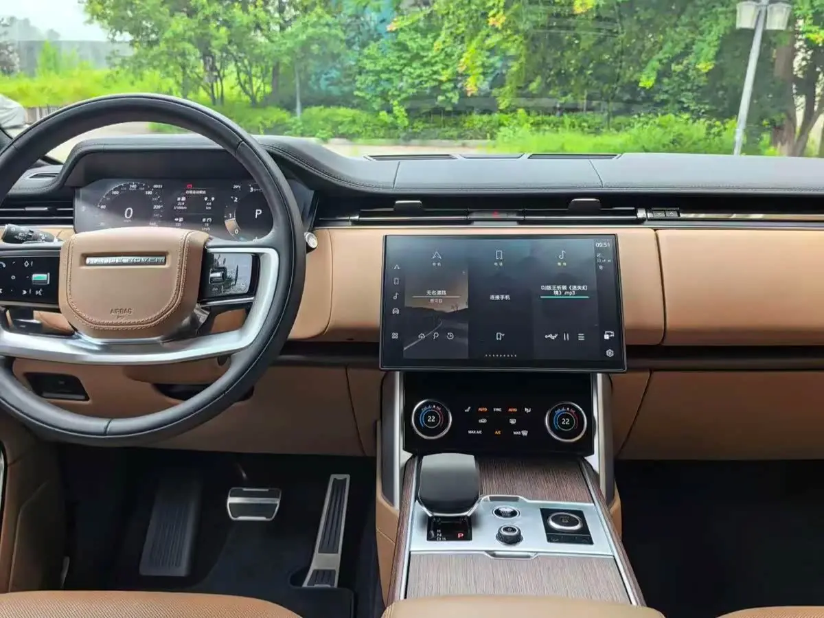 Land Rover Range Rover 2024 — Фото 18/20