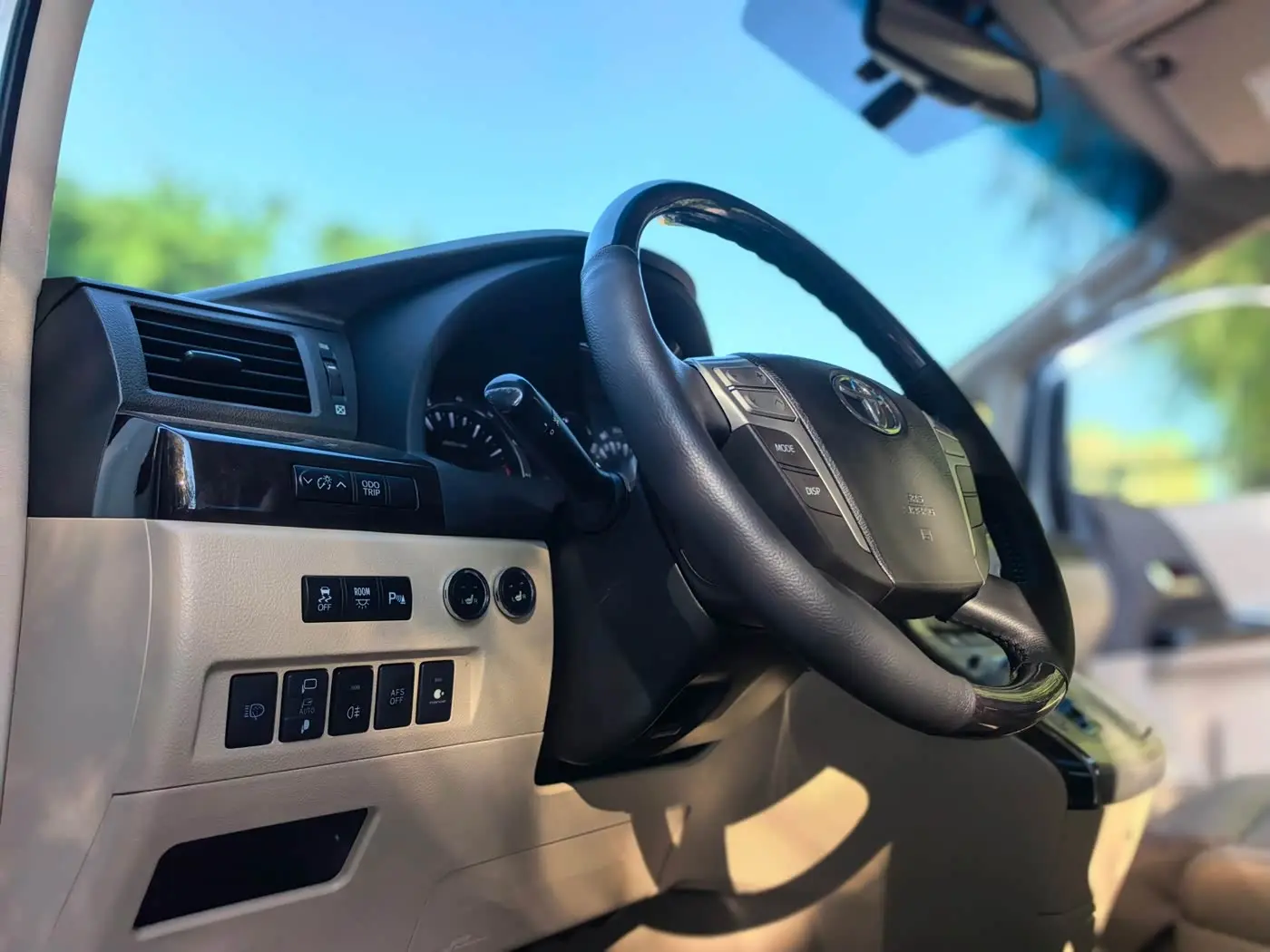 Toyota Alphard 2016 — Şəkil 16/20