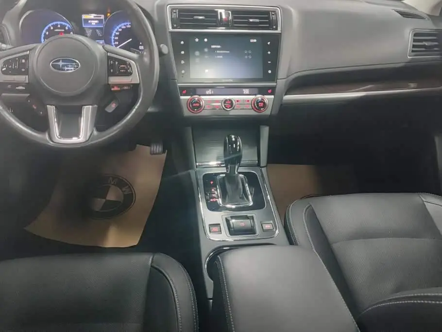 Subaru Outback 2017 — Фото 13/16