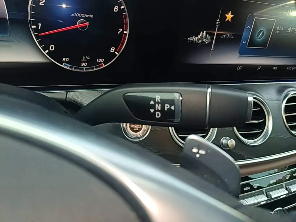 Mercedes-Benz E-Class 2017 — Фото 13/19