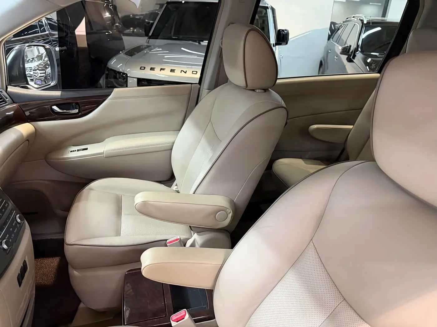 Nissan Quest 2016 — Şəkil 10/20