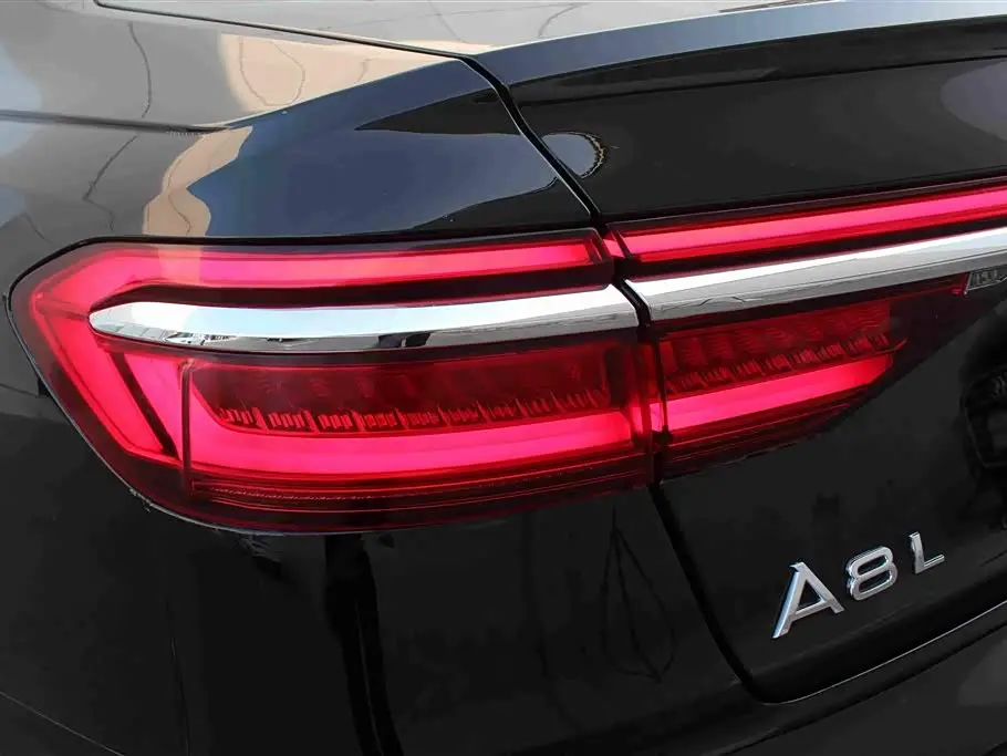 Audi A8 2021 — Photo 11/19