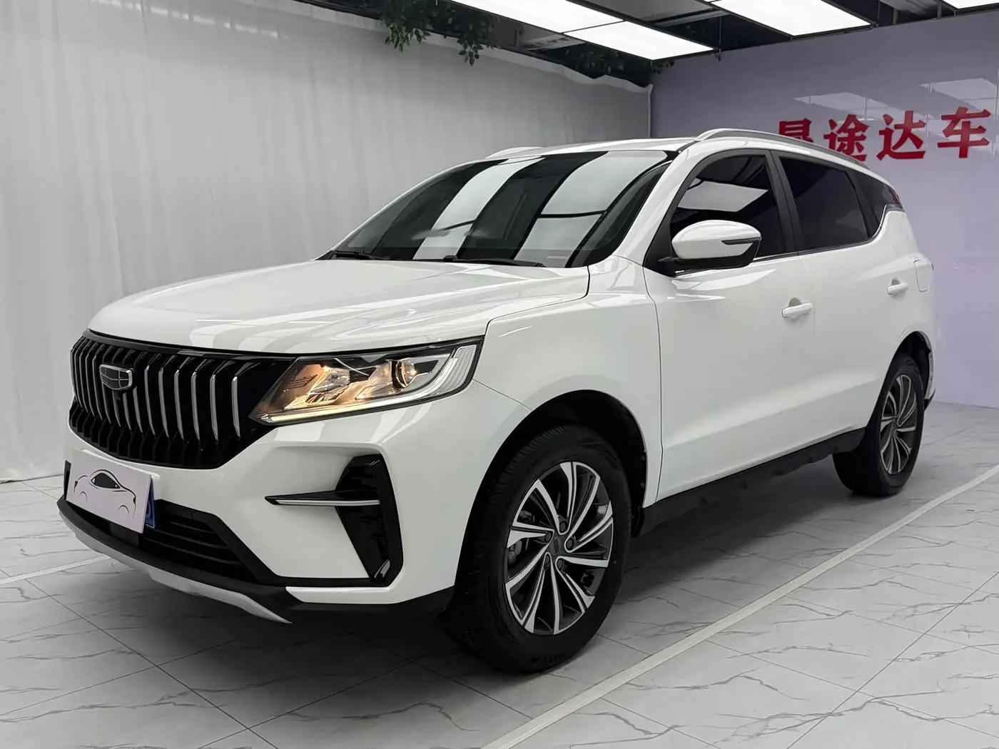 Geely Emgrand X6 2023 — Фото 1/13