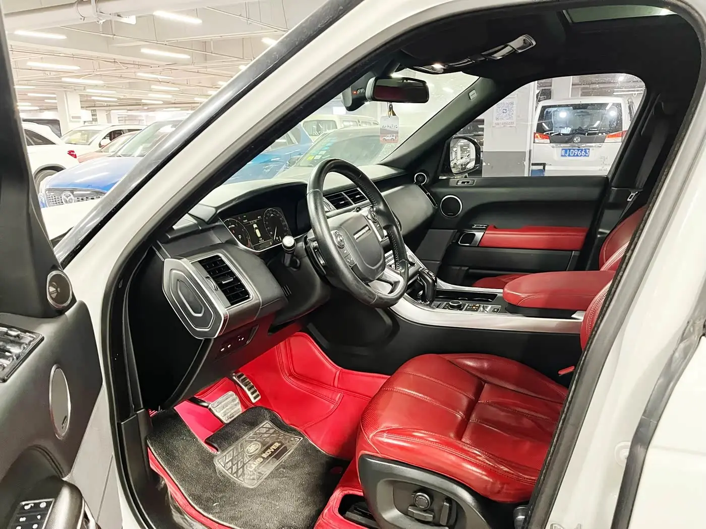 Land Rover Range Rover Sport 2016 — Фото 11/12