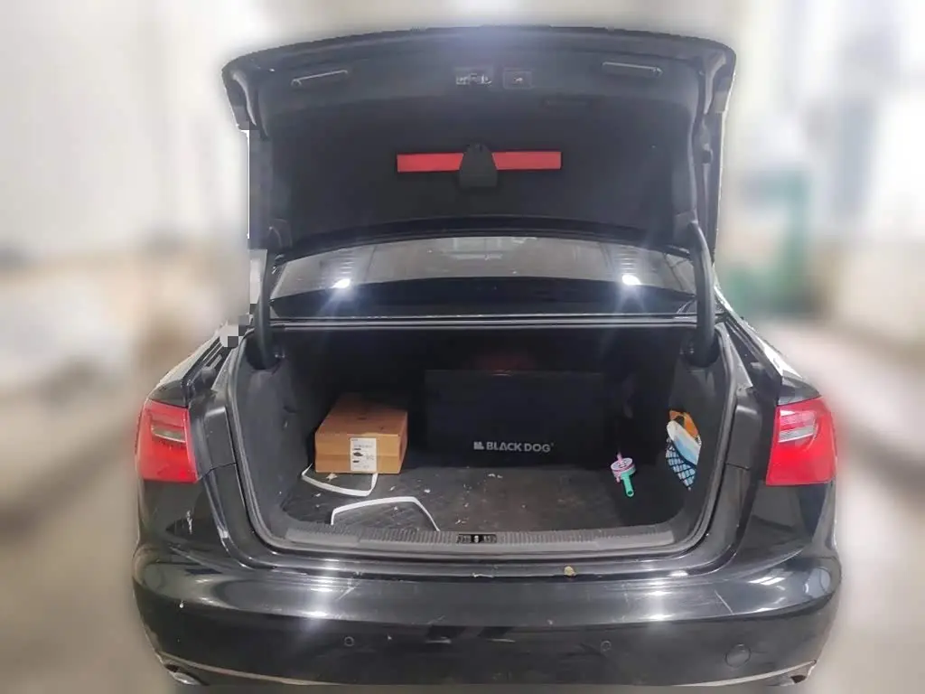 Audi A6L 2015 — Şəkil 10/20