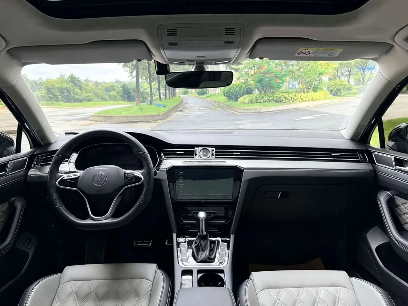 Volkswagen Magotan 2024 — Photo 8/11