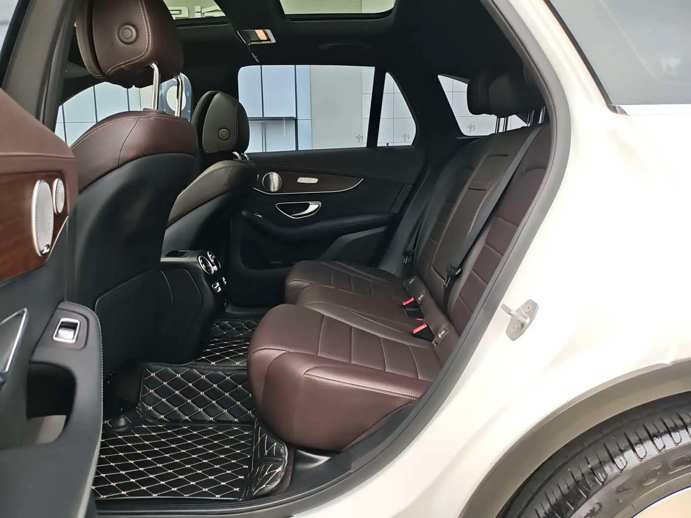 Mercedes-Benz GLC 2020 — Photo 6/20