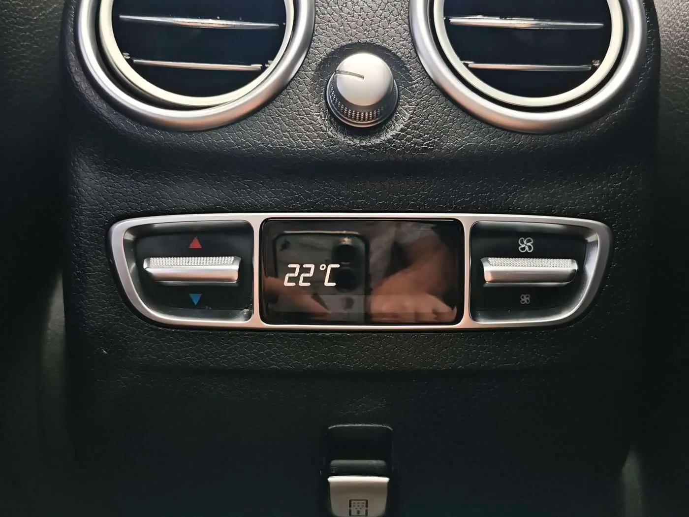 Mercedes-Benz GLC 2020 — Photo 17/20