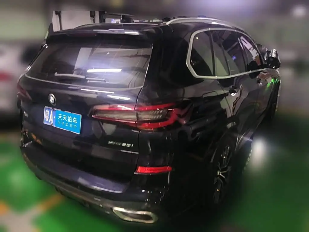 BMW X5 2021 — Photo 2/12