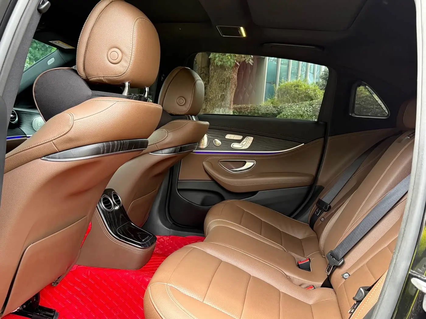 Mercedes-Benz E-Class 2022 — Фото 5/12