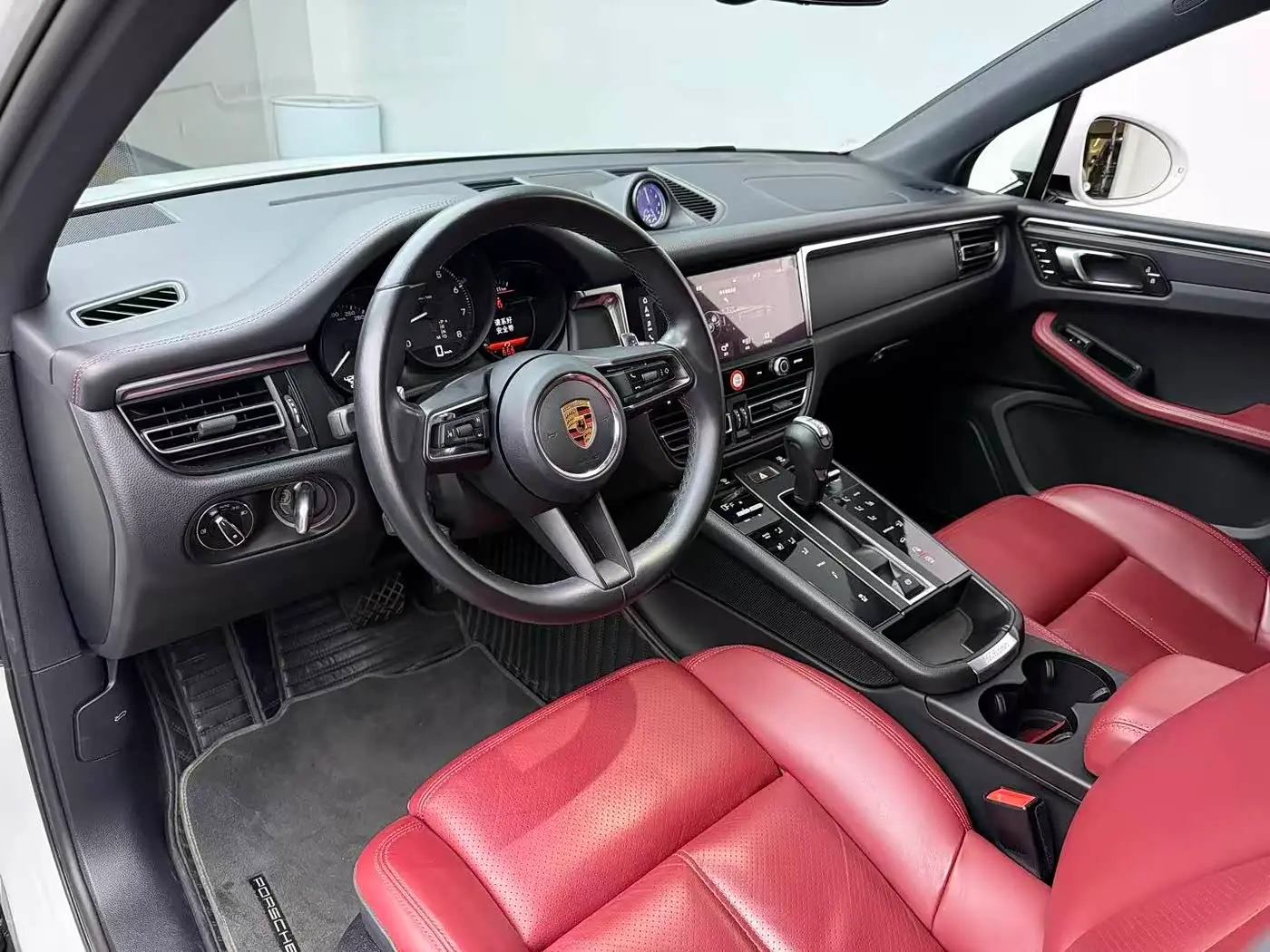 Porsche Macan 2024 — Photo 3/16