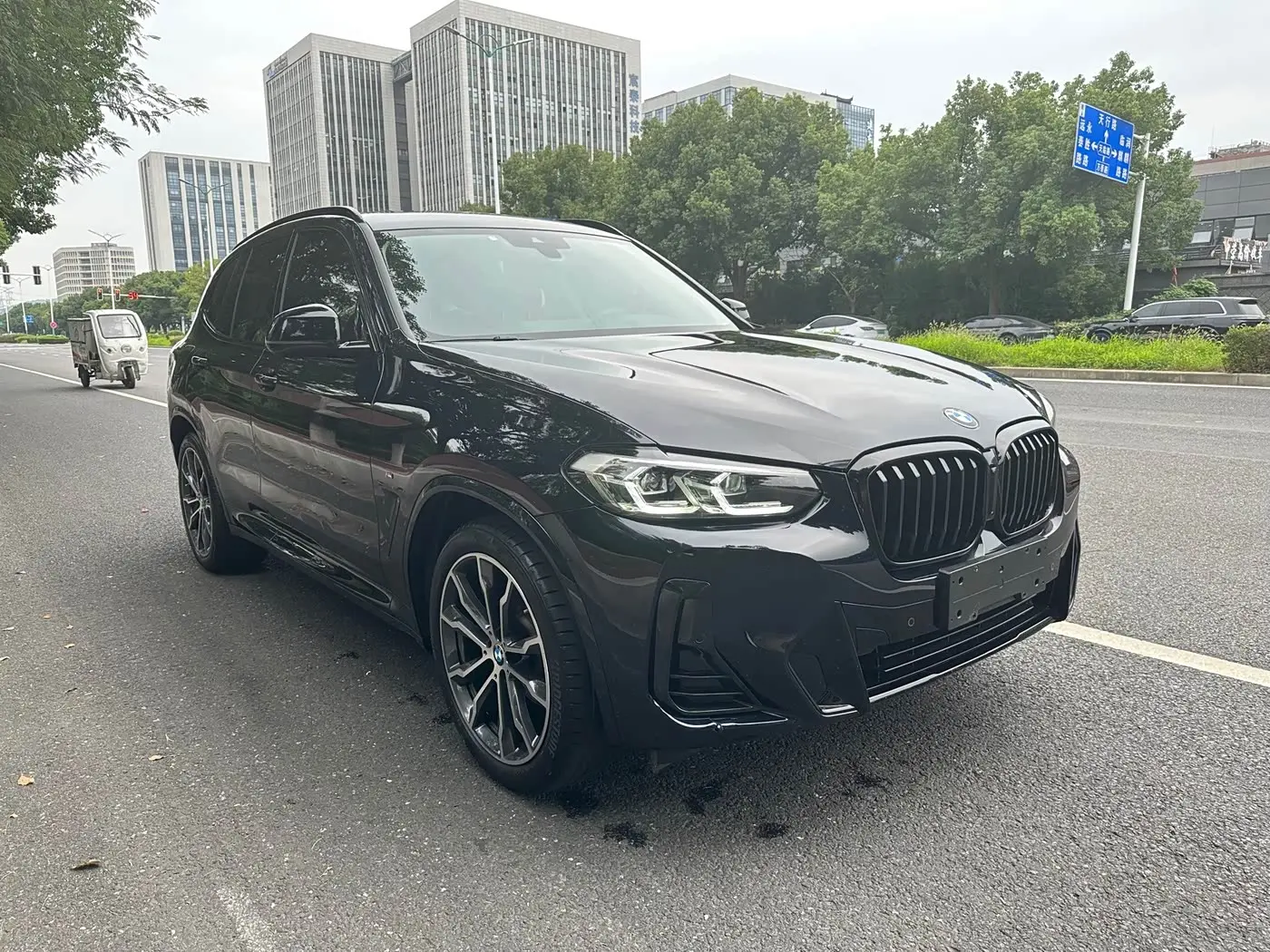 BMW X3 2022 — Фото 3/12