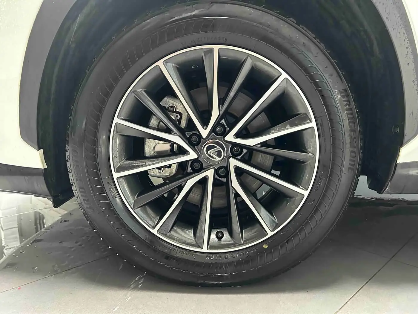 Lexus NX 2024 — Photo 3/20