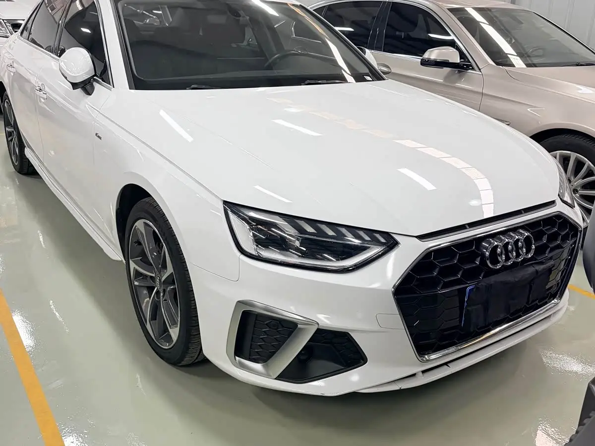Audi A4L 2020 — Фото 3/20