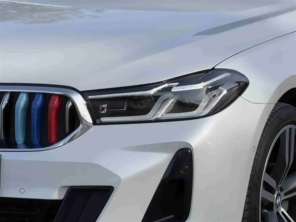 BMW 6 Series GT 2025 — Photo 3/18