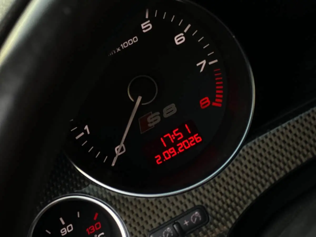 Audi S8 2008 — Şəkil 7/14