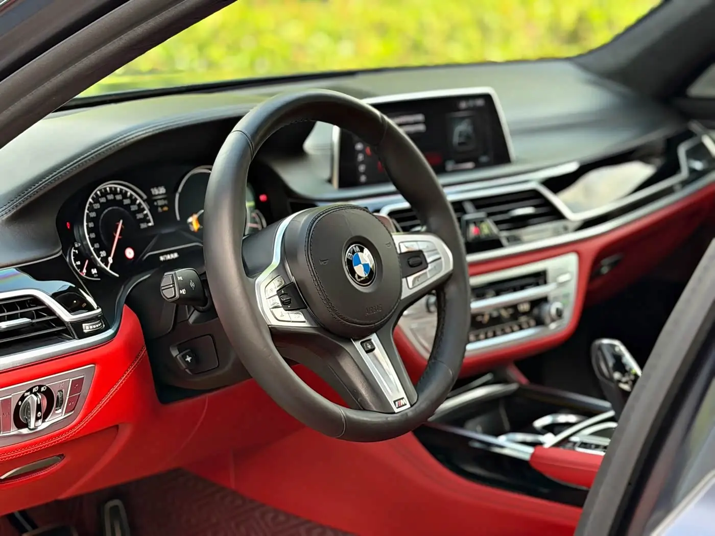 BMW 7 Series 2019 — Photo 4/20