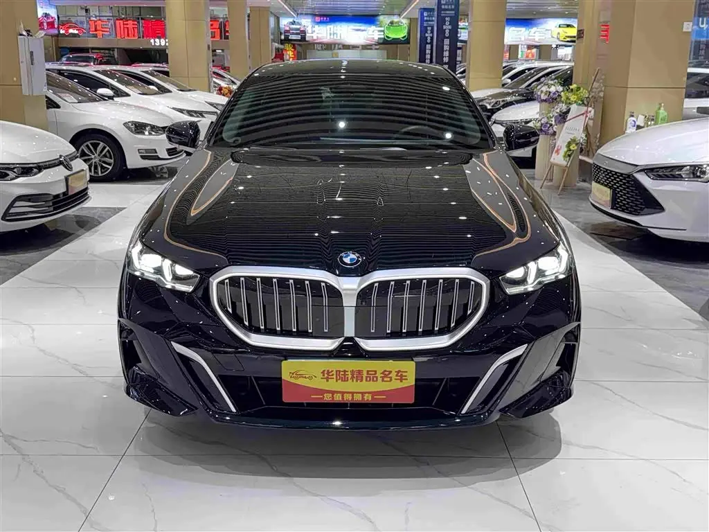 BMW 5 Series 2025 — Şəkil 2/20